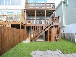 Out of the Blue - Short Walk to Kure Beach Pier, Restaurants, and Shop