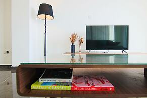 Phaedrus Living: Sea View Anna Residence 302