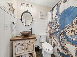 Conched Out - Feel The Ocean Breezes As You Relax On The Deck Overlook