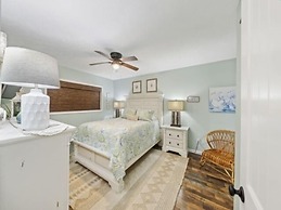 Conched Out - Feel The Ocean Breezes As You Relax On The Deck Overlook