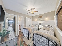 Conched Out - Feel The Ocean Breezes As You Relax On The Deck Overlook