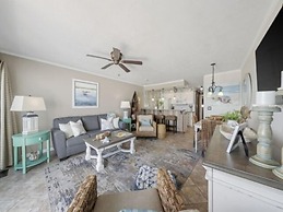 Conched Out - Feel The Ocean Breezes As You Relax On The Deck Overlook