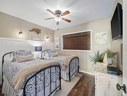 Conched Out - Feel The Ocean Breezes As You Relax On The Deck Overlook