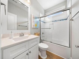 Sunnyside - Ocean And Inlet Views, Steps To Beach Access, Plus Parking