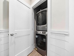 Sunnyside - Ocean And Inlet Views, Steps To Beach Access, Plus Parking