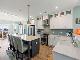 Pelican Watch - Steps Away From A Beautiful Beach In A Prime Location 