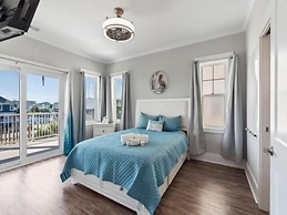 Pelican Watch - Steps Away From A Beautiful Beach In A Prime Location 