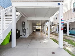 Pelican Watch - Steps Away From A Beautiful Beach In A Prime Location 