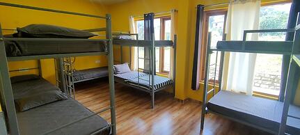 Flyscape Hostel
