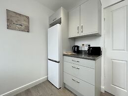 Worksop Newly Refurbished 3-bedroom House