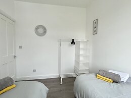 Worksop Newly Refurbished 3-bedroom House