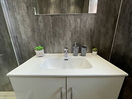 Worksop Newly Refurbished 3-bedroom House