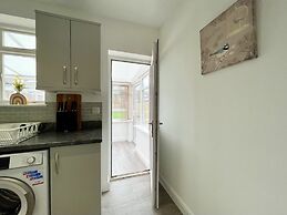 Worksop Newly Refurbished 3-bedroom House