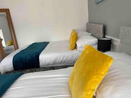 7 Person Home Flat W/parking - Near Swansea Centre