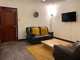 7 Person Home Flat W/parking - Near Swansea Centre