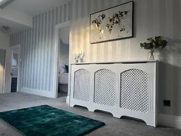 Luxury 3-bed Penthouse Apartment in Bournemouth