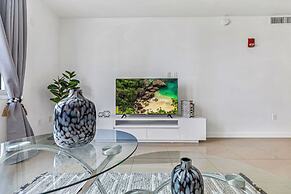 Modern 2-BD Condo in the Heart of Miami