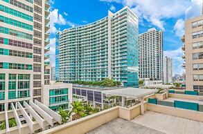 Modern 2-BD Condo in the Heart of Miami