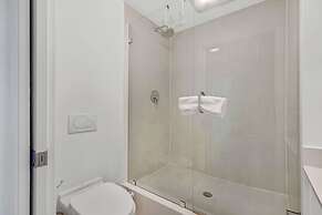 Modern 2-BD Condo in the Heart of Miami