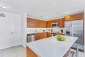 Modern 2-BD Condo in the Heart of Miami