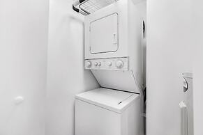 Modern 2-BD Condo in the Heart of Miami