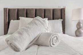 Modern 2-BD Condo in the Heart of Miami