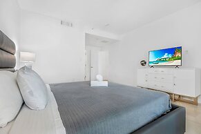 Modern 2-BD Condo in the Heart of Miami