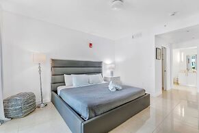 Modern 2-BD Condo in the Heart of Miami