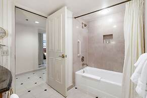 CozySuites at Showboat