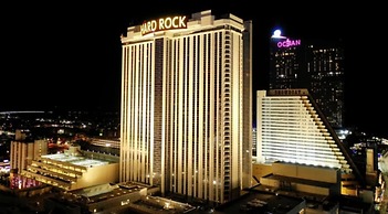 CozySuites at Showboat