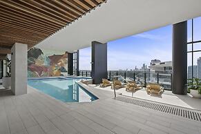 Broadbeach Casino Private Apartment GCLR