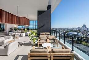 Broadbeach Casino Private Apartment GCLR