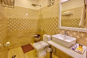 PARADISE - The Whitehouse Cafe