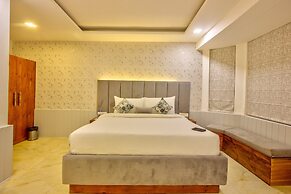 PARADISE - The Whitehouse Cafe