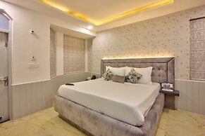 PARADISE - The Whitehouse Cafe