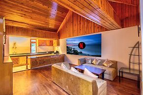 PARADISE - The Whitehouse Cafe