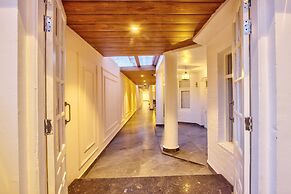 PARADISE - The Whitehouse Cafe