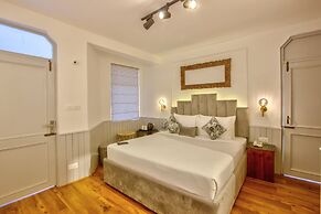 PARADISE - The Whitehouse Cafe