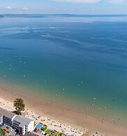 Pleasant View - Direct Beach Access Sea Views and Parking