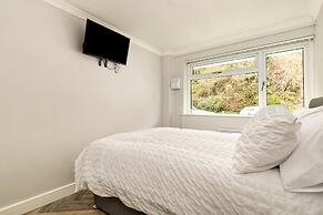 Pleasant View - Direct Beach Access Sea Views and Parking