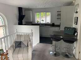 One Bedroom Apartment With En-suite & Patio