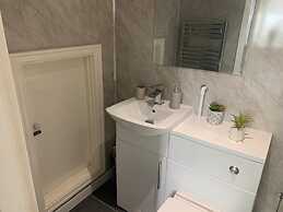 One Bedroom Apartment With En-suite & Patio