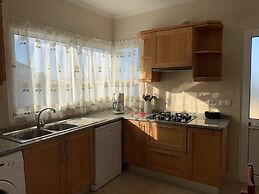 Charming 2-bed House in Ponta Delgada