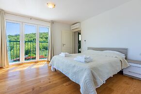 Villa Ana