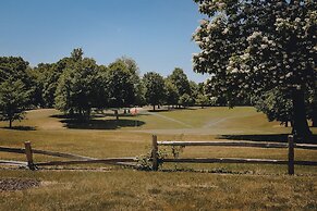 The Inn At Gull Lake
