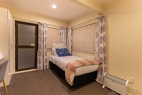 Character 4BR Home - Seaview - Skyline - Hot tub