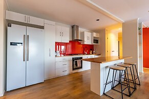 Character 4BR Home - Seaview - Skyline - Hot tub