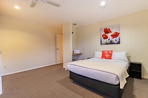 Character 4BR Home - Seaview - Skyline - Hot tub