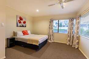 Character 4BR Home - Seaview - Skyline - Hot tub