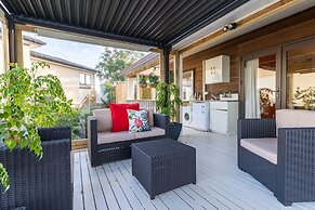 Character 4BR Home - Seaview - Skyline - Hot tub